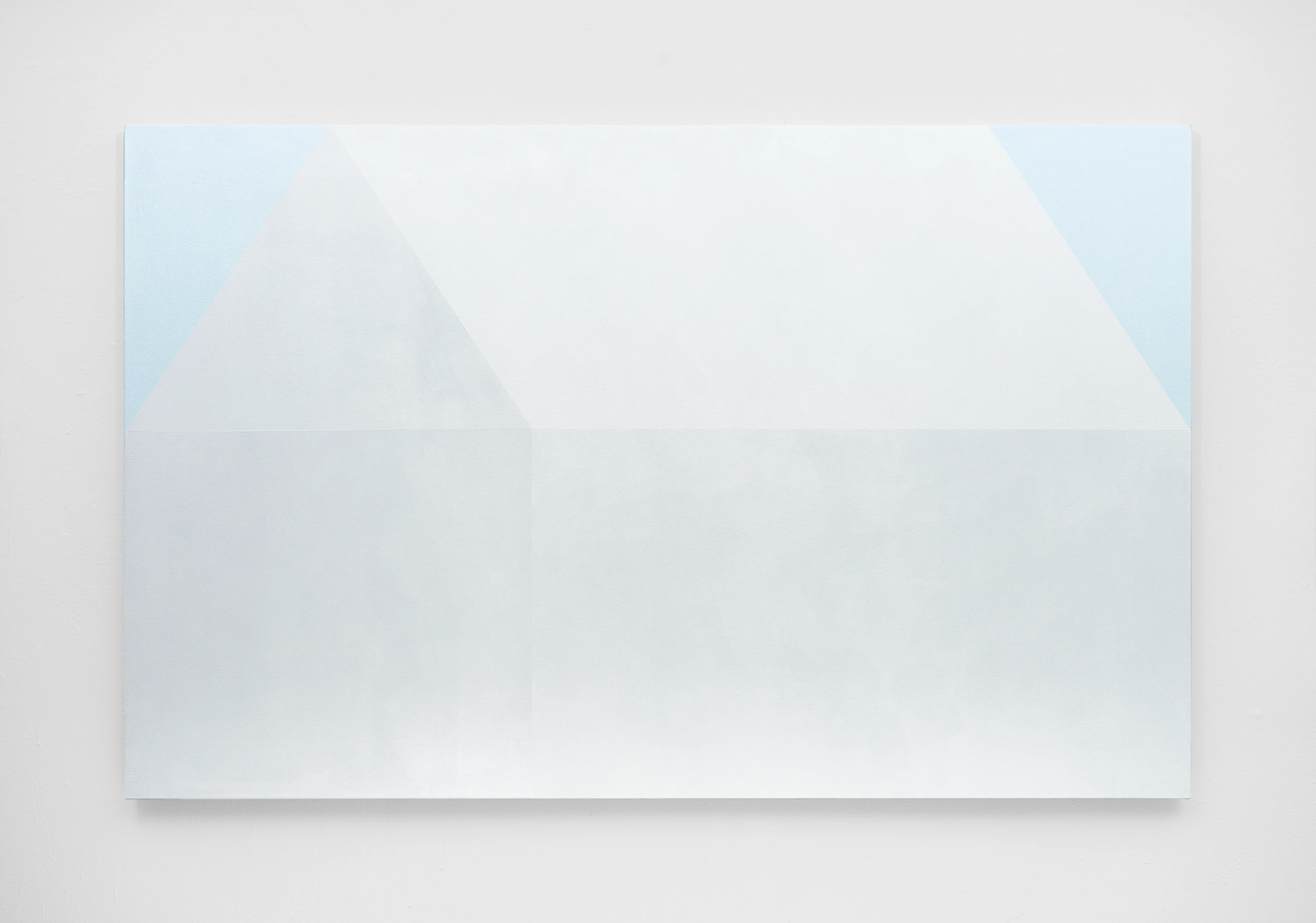 25 04 10 Grey House Bluesky 120x175cm